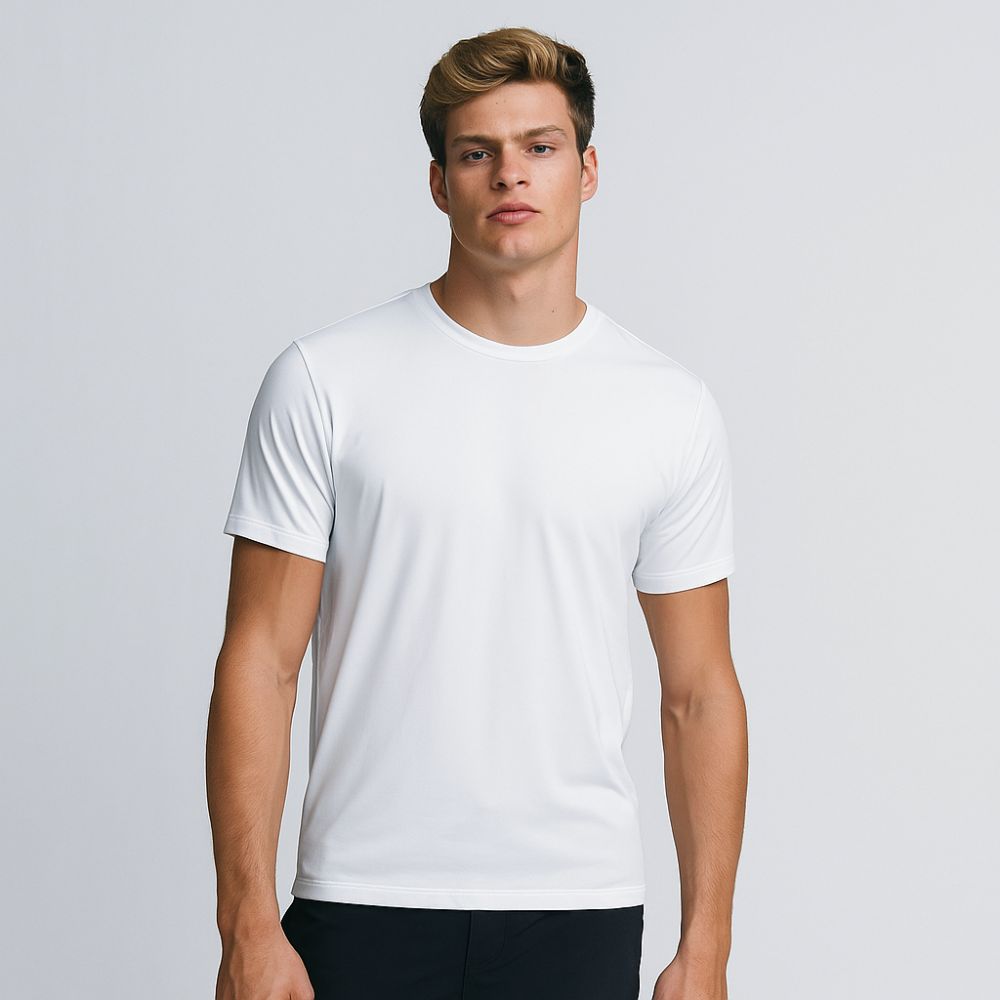 Man wearing white Tech T-Shirt by Fioranzo – breathable, minimalist and moisture-wicking